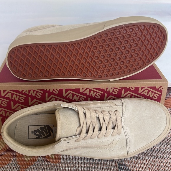 Vans Men’s Old Skool
Mono Suede Tan
VN000CP5TAN
Sneakers - Picture 4 of 16